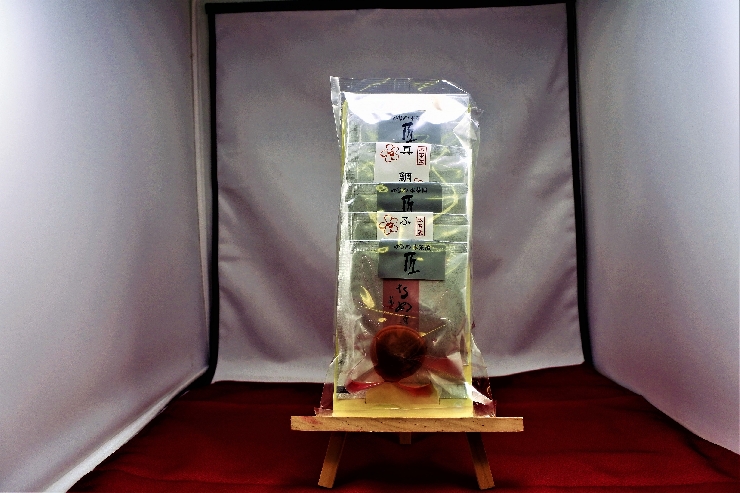 本茶漬『匠』　詰合せ（ふぐ・たい・ほたて・高菜、各１食　梅２食　計６食入り）　お茶漬けの素 TNC華丸大吉のなんしようと？　華丸『うめ茶漬』を御用達