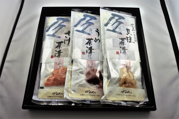 本茶漬『匠』 3000円セット （さけ・うめ・ほたて 3種セット 各4食入り） お茶漬けの素 TNC華丸大吉のなんしようと？ 華丸『うめ茶漬』を御用達  - よかもん市場