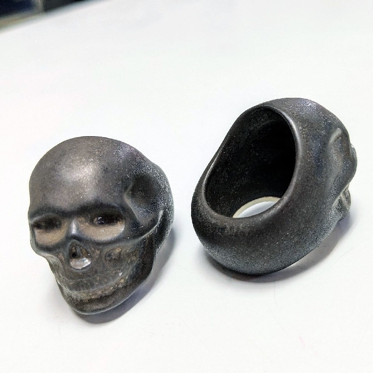 スカルリング マット黒｜磁器彫刻作家・福重英一郎