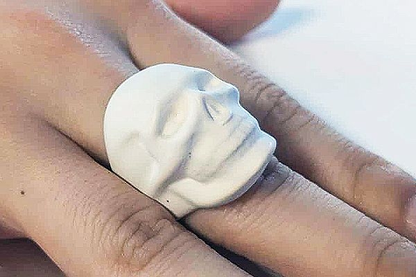 スカルリング ミニ 白｜磁器彫刻作家・福重英一郎