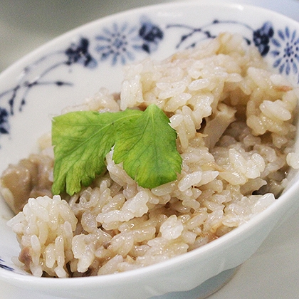 「だしスープっ鯛！！」を使用した簡単手軽なレシピご紹介その①【炊き込みご飯】